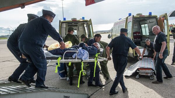 Пострадавший при обрушении казармы учебного центра ВДВ на окраине Омска доставлен самолетом военно-транспортной авиации в Москву