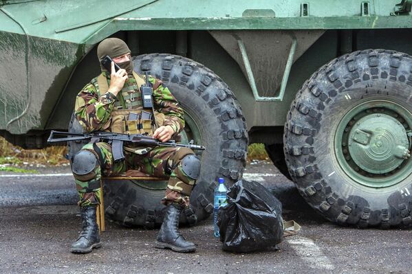 Украинские военные контролируют дорогу возле Мукачево