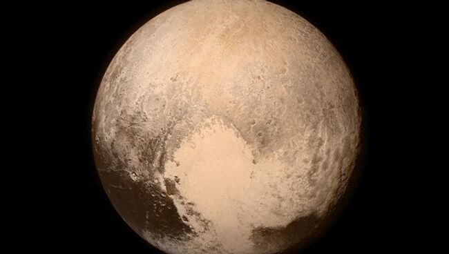 Фотография поверхности Плутона, сделанная спутником New Horizons