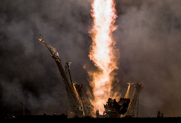 Старт ракеты Союз ТМА-14М с основным экипажем 41/42-й длительной экспедиции на МКС на космодроме Байконур
