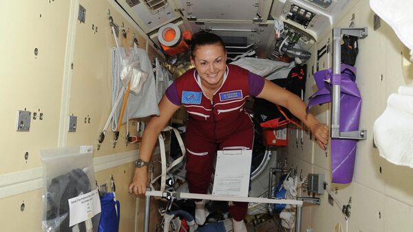 Российский космонавт Елена Серова на борту МКС