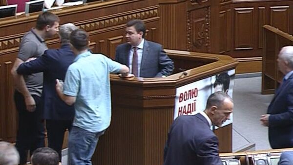 Депутат в Раде набросился на коллегу из-за критики Правого сектора