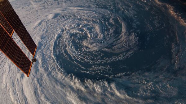 Фотография шторма, сделанная с борта МКС. Архивное фото