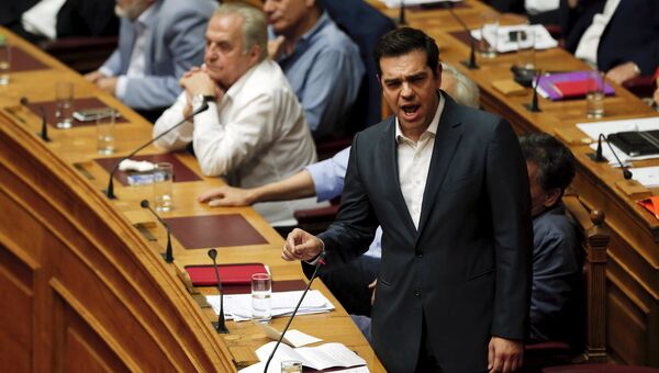 Премьер-министр Греции Алексис Ципрас на заседании парламента Греции. 16 июля 2015