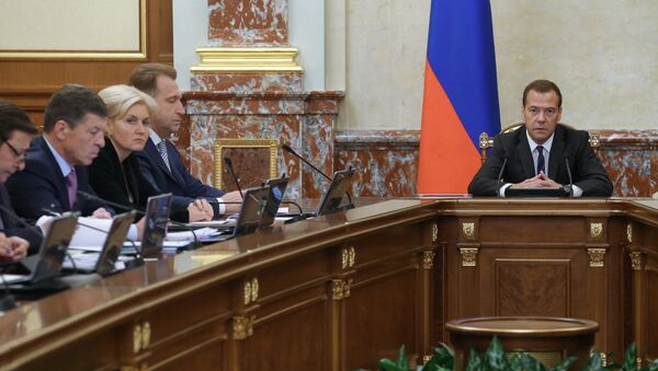 Председатель правительства РФ Дмитрий Медведев проводит заседание кабинета министров РФ в Доме правительства РФ. Архивное фото