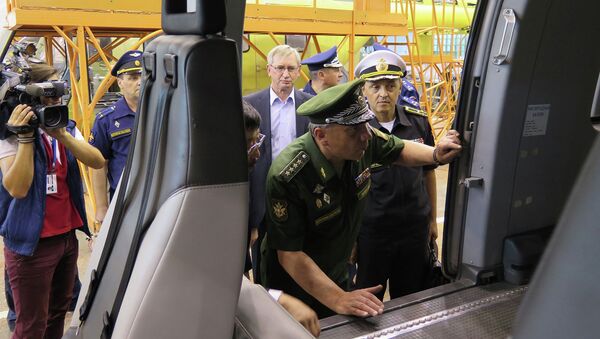 Заместитель министра обороны РФ Юрий Борисов во время посещения Казанского вертолетного завода