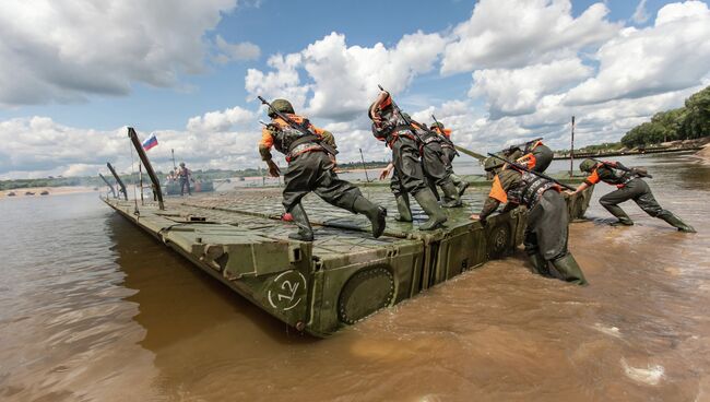 Всеармейское соревнование инженерных войск Открытая вода. Архивное фото