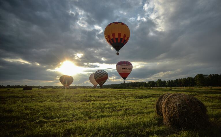Полеты на воздушных шарах на 14-м Фестивале воздухоплавания Золотое кольцо России в Ростове Полеты на воздушных шарах на 14-м Фестивале воздухоплавания Золотое кольцо России в Ростове