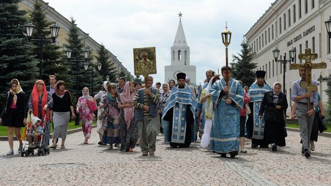 Крестный ход в праздник Казанской иконы Божией Матери. Архив