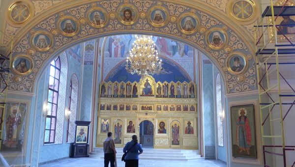 Владимирский храм восстановленного Московского епархиального дома
