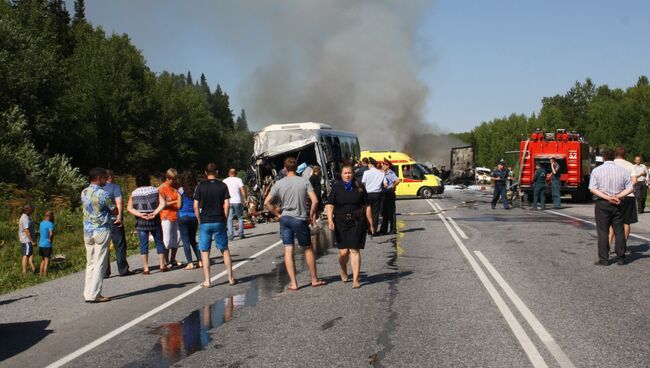 На месте ДТП с участием рейсового автобуса в Козульском районе Красноярского края. 22 июля 2015