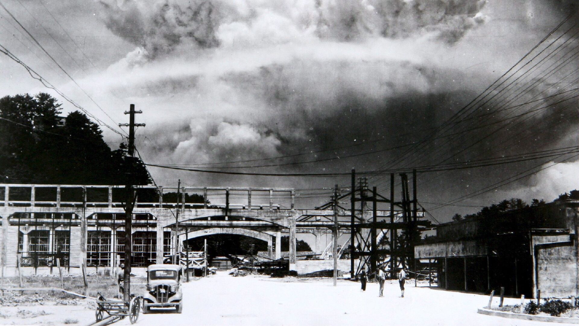 Облако от атомного взрыва над городом Нагасаки - РИА Новости, 1920, 12.08.2022