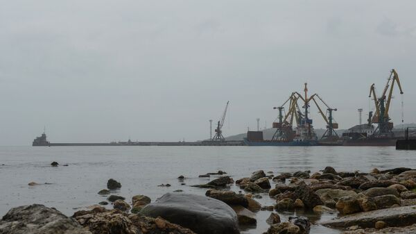 Феодосийский морской торговый порт. Архивное фото