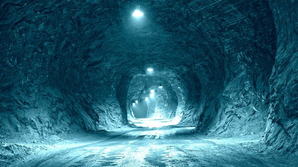 Автомобильный туннель в соляной пещере
