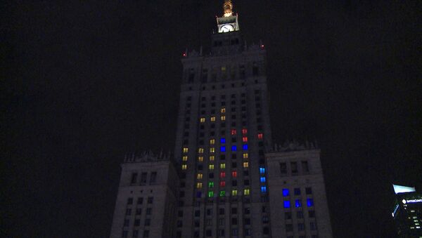 Поляки сыграли в Тетрис на фасаде знаменитой сталинской высотки в Варшаве