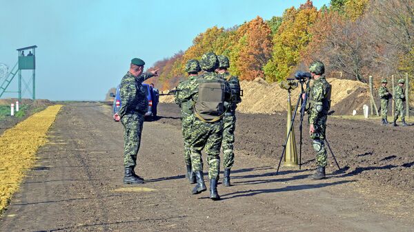 Украинские пограничники на границе с Россией