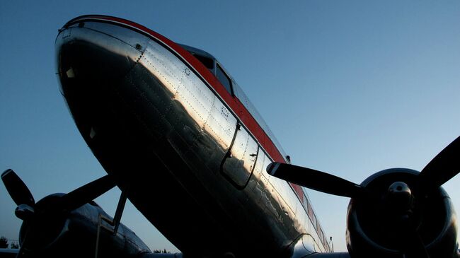 Самолет Douglas DC-3