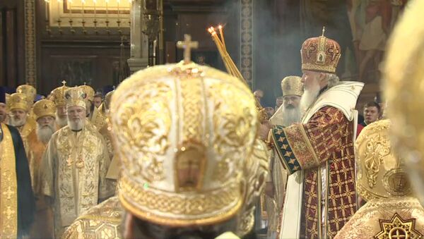 Патриарх Кирилл совершил литургию в День крещения Руси. Кадры богослужения