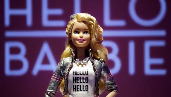 Кукла Барби на Международной ярмарке игрушек в Нью-Йорке, США