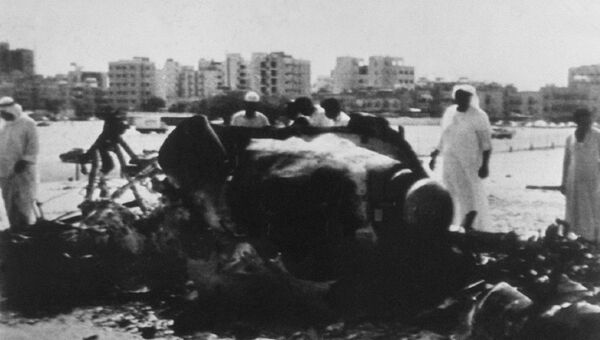 Обломки сбитого иракского вертолета в столице Кувейта городе Эль-Кувейт