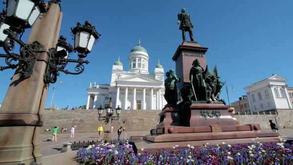 Памятник императору Александру II на площади у Кафедрального собора в Хельсинки. Архивное фото
