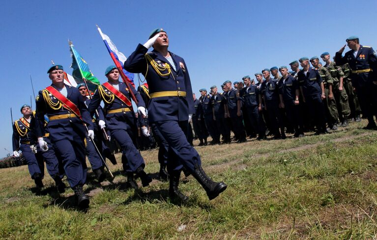 Празднование Дня ВДВ в городах России