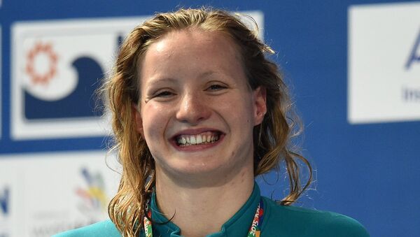 Джессика Эшвуд (Австралия)на XVI чемпионате мира по водным видам спорта в Казани, на церемонии награждения.