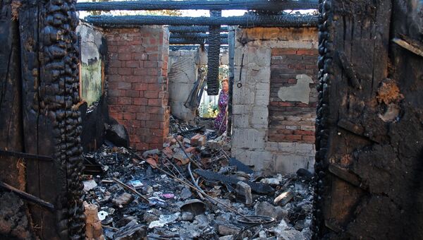 Дом, разрушенный в результате обстрела, в Октябрьском районе Донецка. Архивное фото
