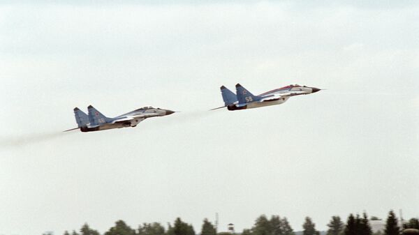 Взлёт самолетов МиГ-25РБ. Архивное фото