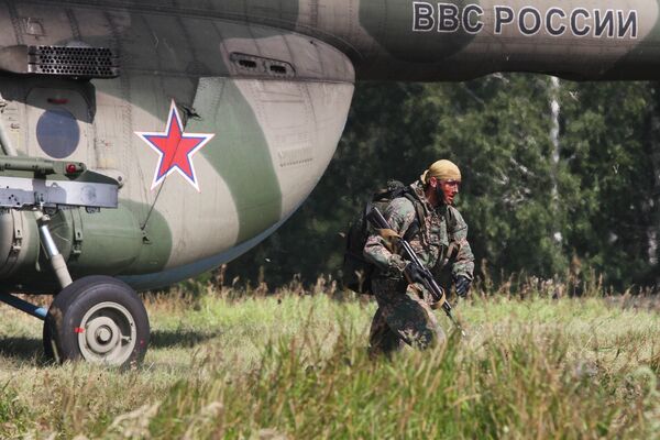 Военнослужащий армии Белоруссии во время конкурса Отличники войсковой разведки