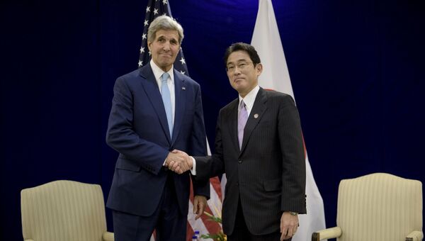 Госсекретарь США Джон Керри и глава МИД Японии Фумио Кисида