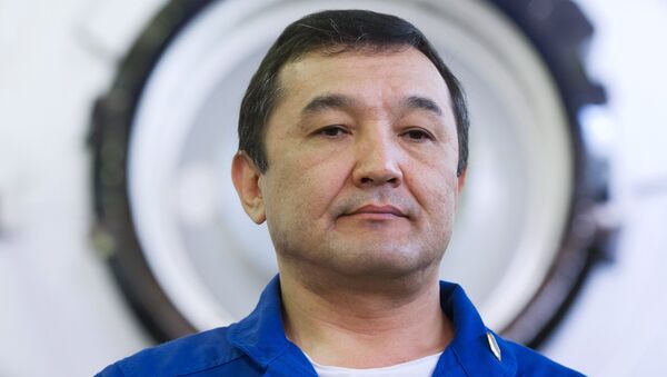 Участник основного экипажа МКС-45/46/ЭП-18 космонавт Республики Казахстан Айдын Аимбетов. Архивное фото
