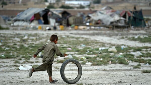 Афганский мальчик на окраине Кабула
