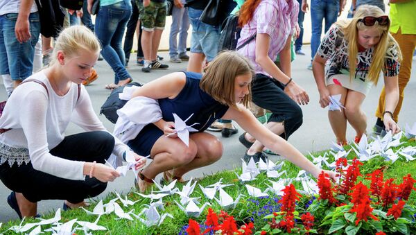 В Москве почтили память жертв атомных бомбардировок Хиросимы бумажными журавликами