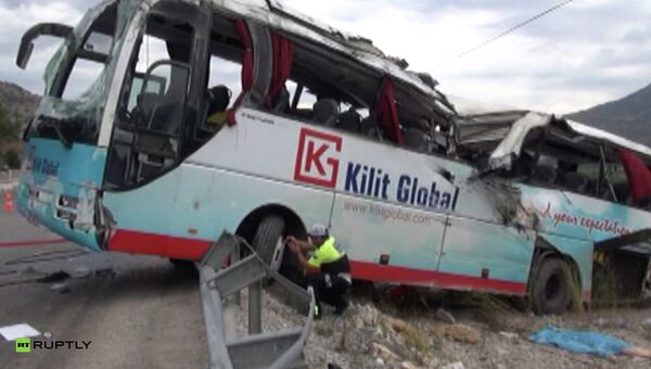 Полиция на месте аварии экскурсионного автобуса в Турции