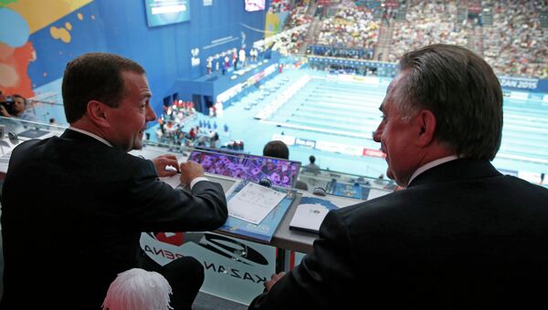 Дмитрий Медведев посетил соревнования по плаванию на XVI чемпионате мира по водным видам спорта в Казани