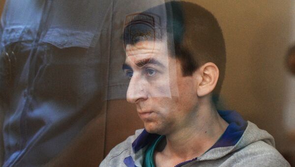 Водитель Дени Мирзоев, сбивший мотоциклиста на Кутузовском проспекте, во время предварительного слушания дела в Дорогомиловском суде Москвы