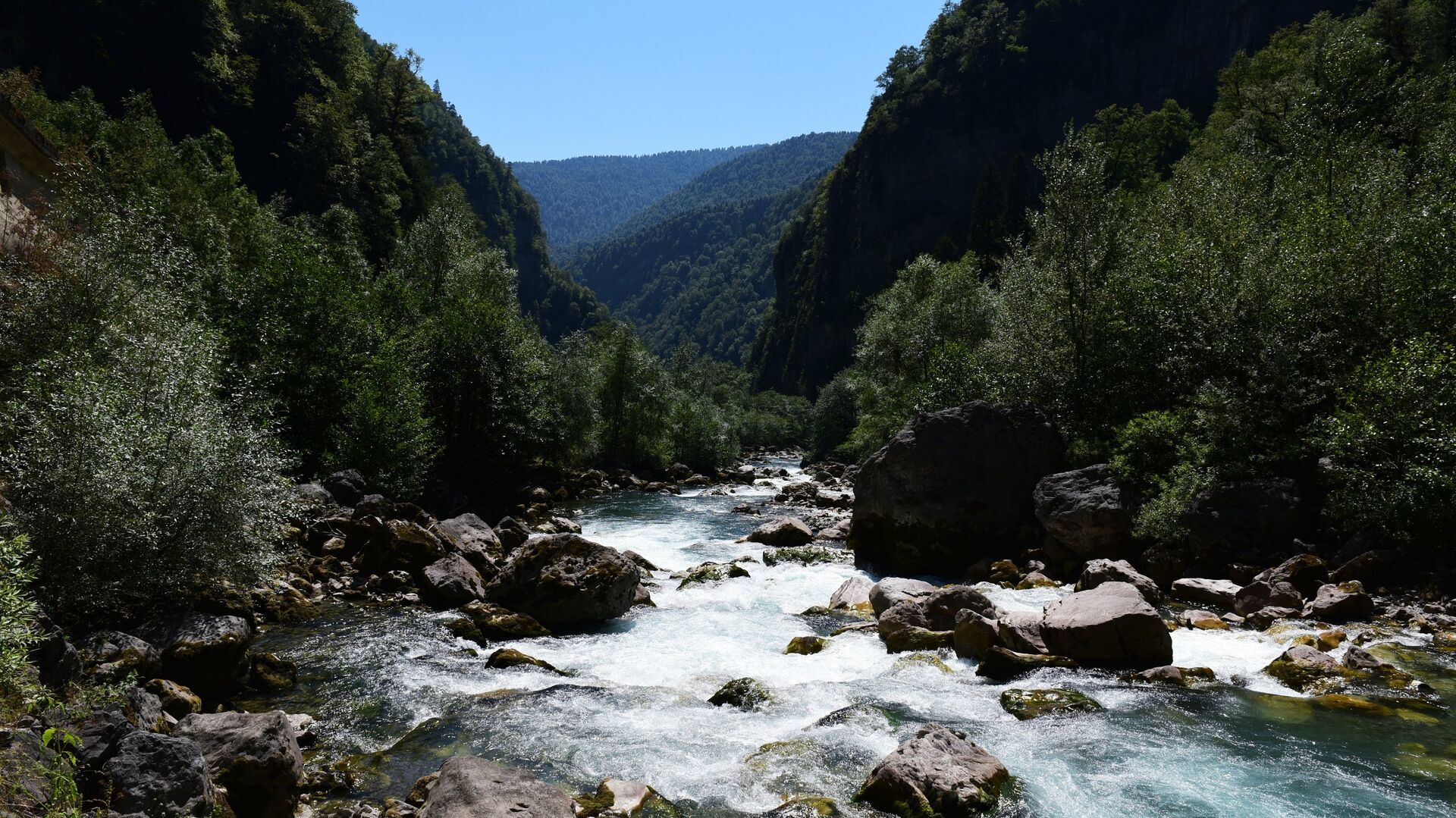 Абхазия Долина реки Бзыбь