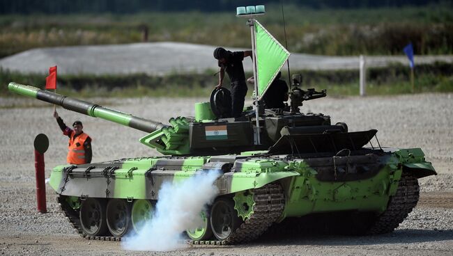 Участники полуфинала чемпионата мира по Танковому биатлону из команды министерства обороны Индии