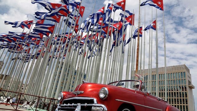 Здание посольства США в Гаване, Куба. Архив