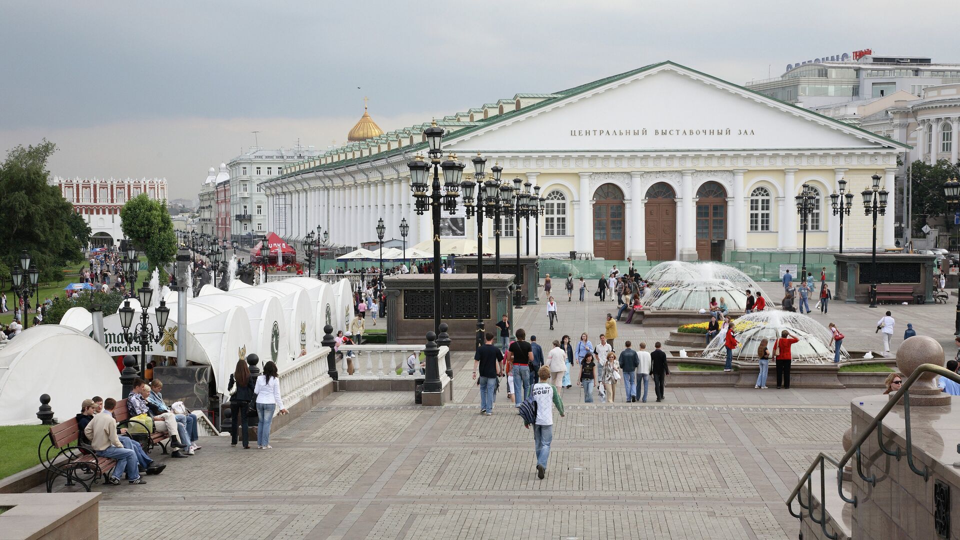 Вид на Центральный выставочный зал Манеж в Москве - РИА Новости, 1920, 01.11.2024