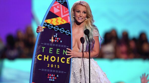 Американская поп-певица Бритни Спирс во время церемонии вручения премии Teen Choice Awards. Август 2015