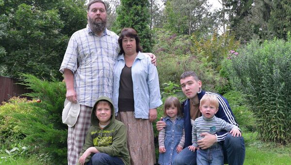 Протоиерей Евгений Гнатенко с семьёй