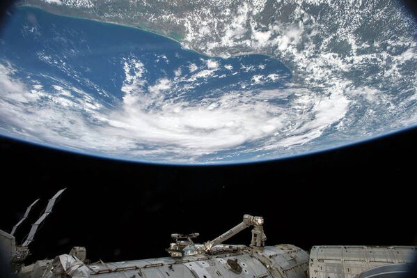 Тропический шторм в Мексиканском заливе с борта МКС
