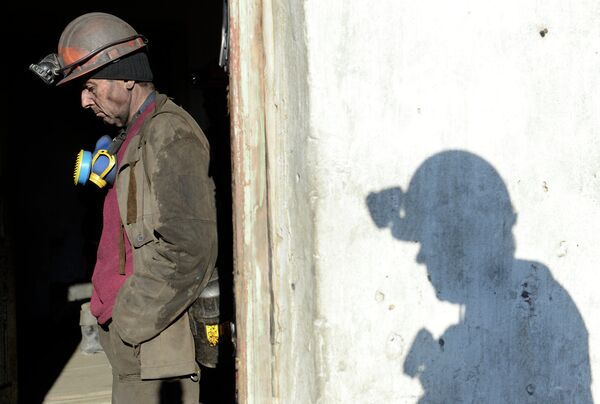 Рабочий на шахте Холодная Балка в Донецкой области, Украина