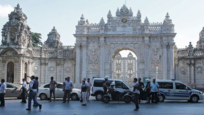 Полиция на месте стрельбы в центре Стамбула