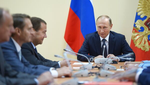 Президент России Владимир Путин на оперативном совещании президента РФ с постоянными членами Совета безопасности России в Севастополе