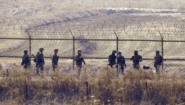 Южнокорейские солдаты возле демилитаризованной зоны