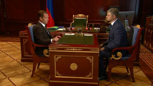 Медведев порекомендовал новому главе РЖД приступать к работе без раскачки