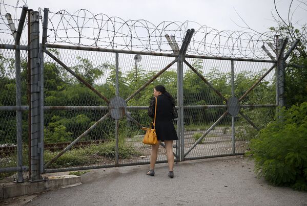 Забор демилитаризованной зоны, разделяющей Северную и Южную Корею